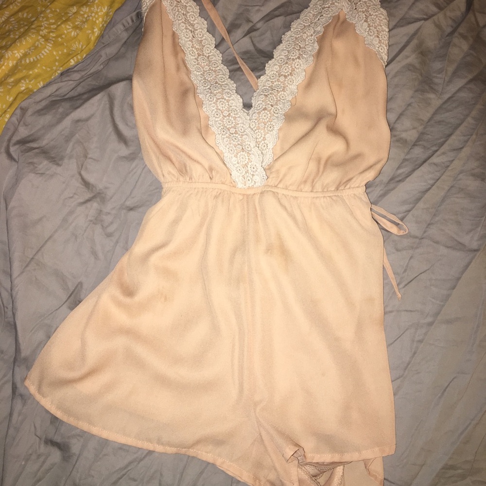 ADORABLE tan lacey romper •• Size Small